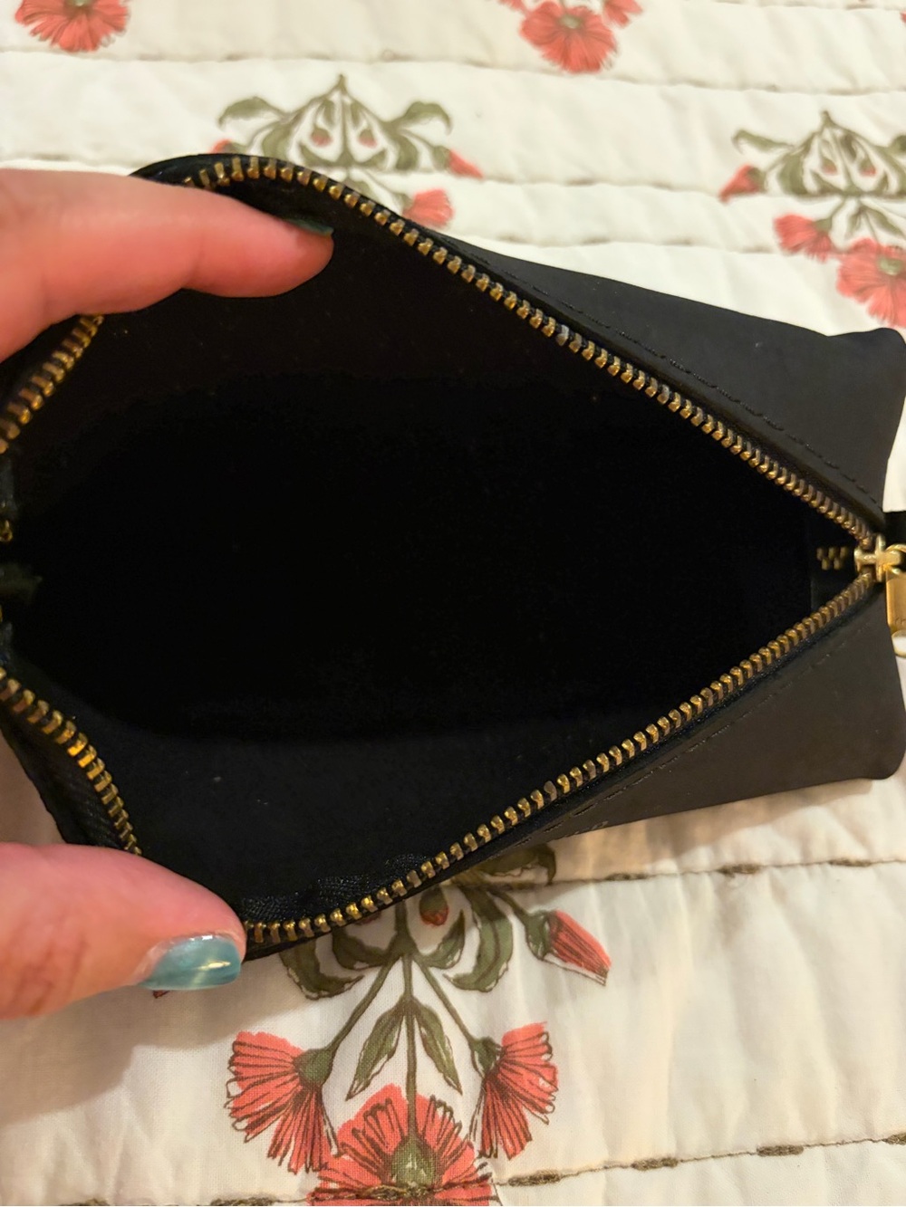 NWOT Portland Leather Black Triangle Zip Pouch - Picture 4 of 8